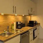 Moderne In Nahe Autobahn A24