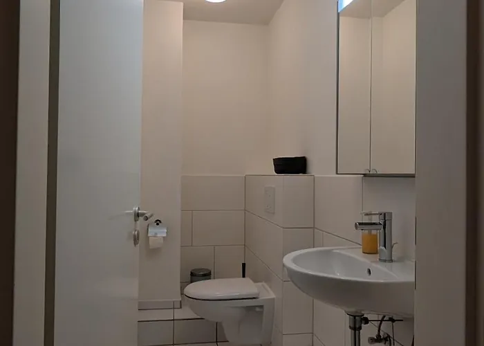 Moderne In Nahe Autobahn A24 *