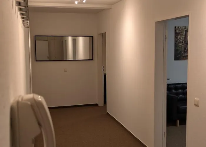 Moderne In Nahe Autobahn A24 Apartment